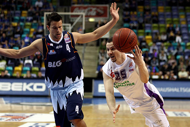 据主场优势 据主场优势